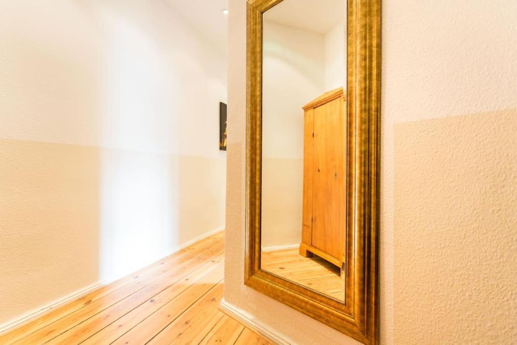 Zentrale Altbauwohnung Im Helmholtzkiez Berlin Exteriör bild