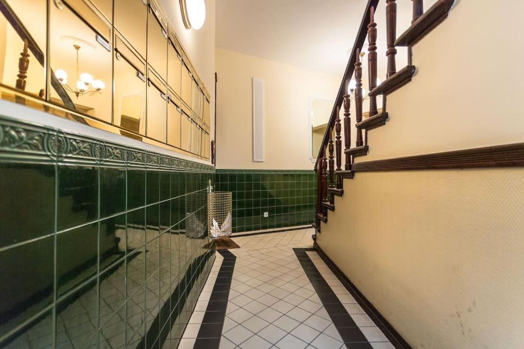 Zentrale Altbauwohnung Im Helmholtzkiez Berlin Exteriör bild