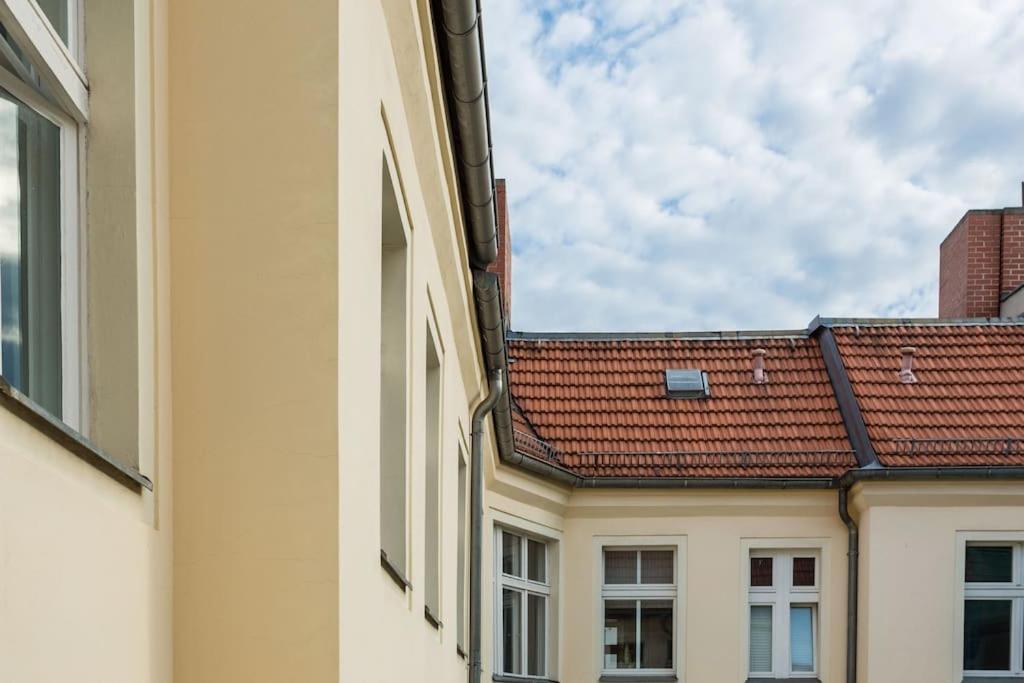 Zentrale Altbauwohnung Im Helmholtzkiez Berlin Exteriör bild