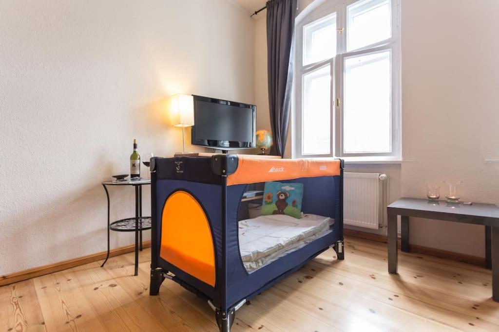 Zentrale Altbauwohnung Im Helmholtzkiez Berlin Exteriör bild