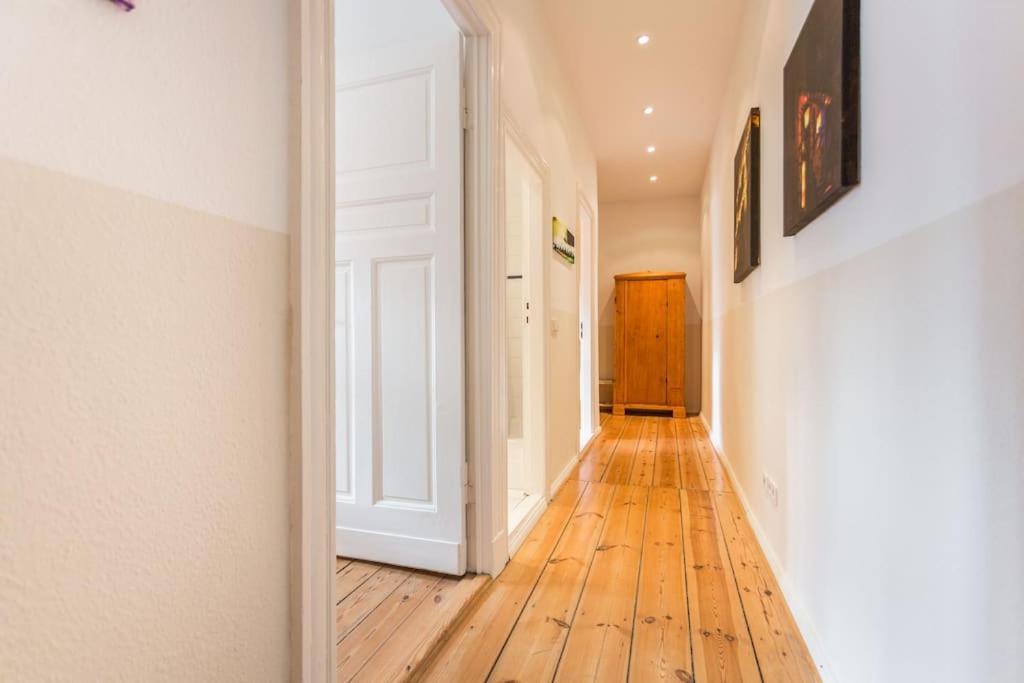 Zentrale Altbauwohnung Im Helmholtzkiez Berlin Exteriör bild