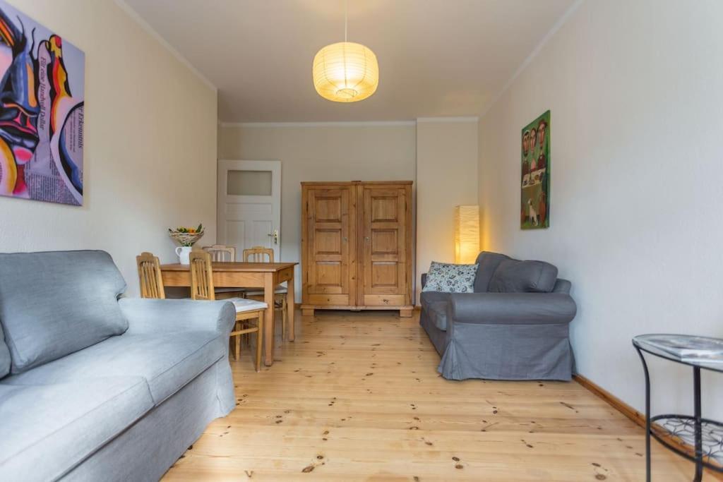 Zentrale Altbauwohnung Im Helmholtzkiez Berlin Exteriör bild